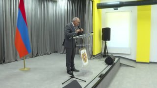 Пашинян на открытии школы имени Коджояна в Ереване призвал сделать обучение образом жизни
