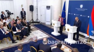 Урсула фон дер Ляйен поздравила Пашиняна с победой на выборах и объявила о пакете помощи для приграничных общин
