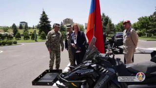 Германия передала Армении 16 снегоходов для армии: что это значит для Гориса?
