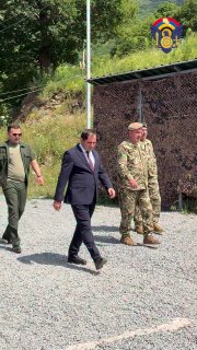 Министр обороны Сурен Папикян встретился с участниками учебных сборов в Горисе