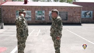 Генерал-лейтенант Эдвард Асрян провёл строевой смотр на сборном пункте перед призывом 2026 года