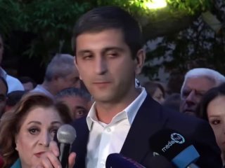 Сторонники Додыча и Роба устроили акцию у ЦИК после выборов в Горисе
