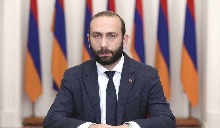 Арарат Мирзоян на пресс-конференции в Горисе
